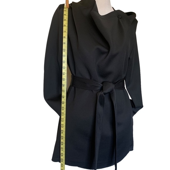 Lu & Lu black waist belted jacket. - Picture 12 of 16